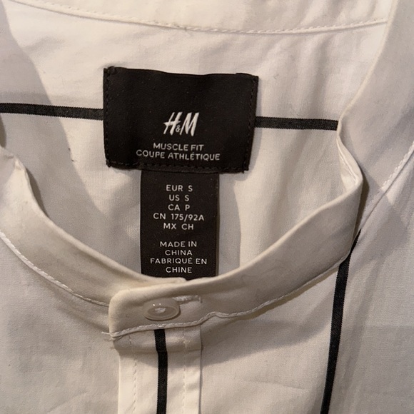 H&M Muscle Fit Short Sleeve button shirt - Picture 3 of 5
